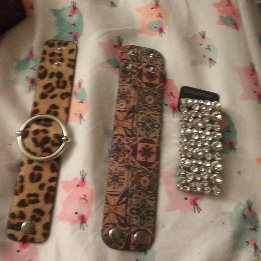Three paparazzi bracelets z bracelet